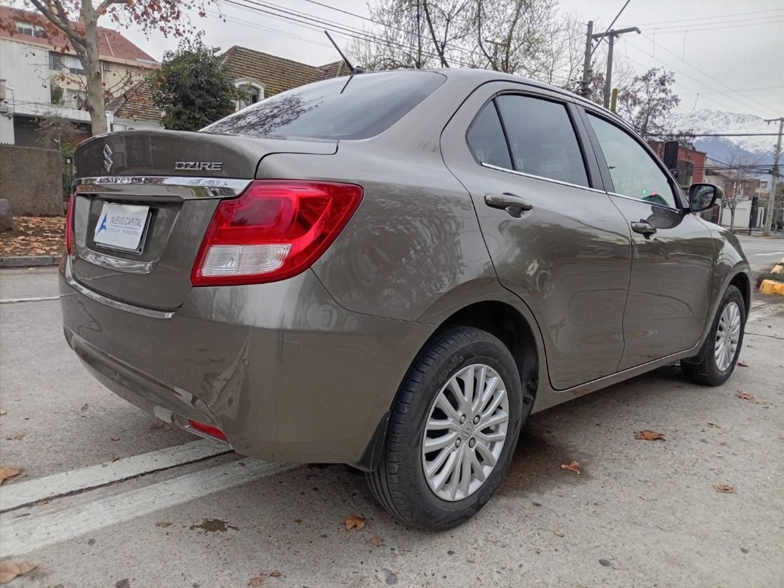 Suzuki DZIRE GLX 1.2 MT 2023 - Foto 4 de 10