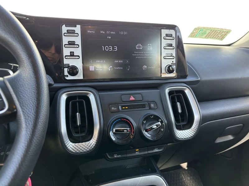 Kia SONET 1.5 EX 4X2 6MT 5P. 2021 - Imagen 14 de 20