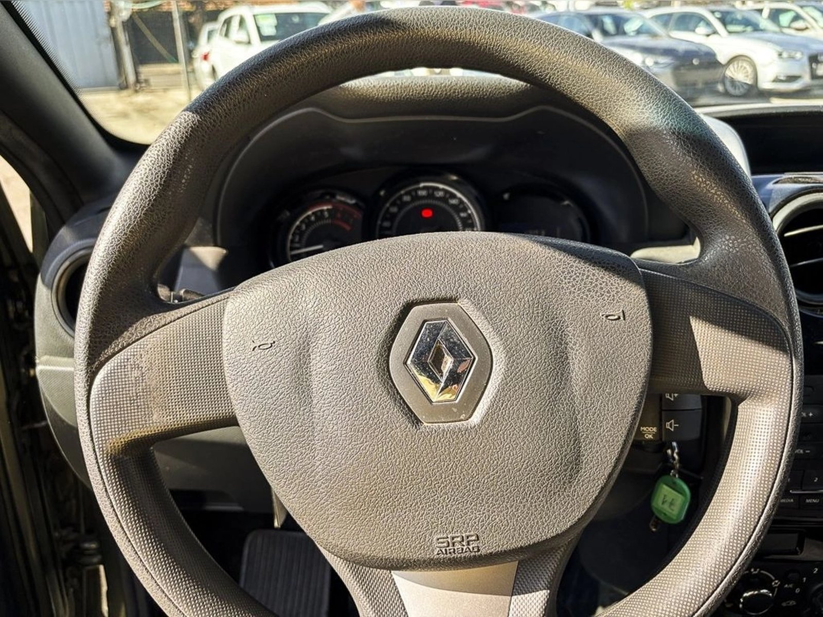 RENAULT Oroch 1.6 ZEN 2018 - Imagen 17 de 20