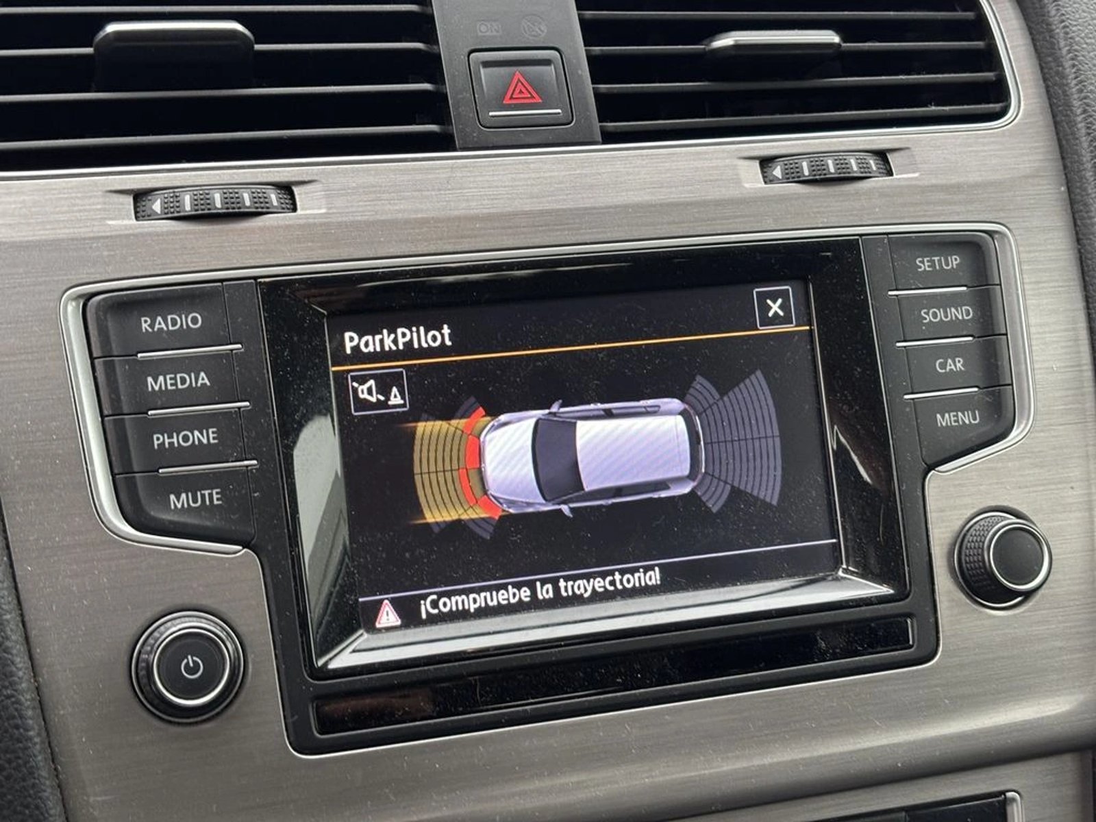 VOLKSWAGEN GOLF 1.6 MSI MANUAL COMFORTLINE 2016 - Imagen 9 de 14