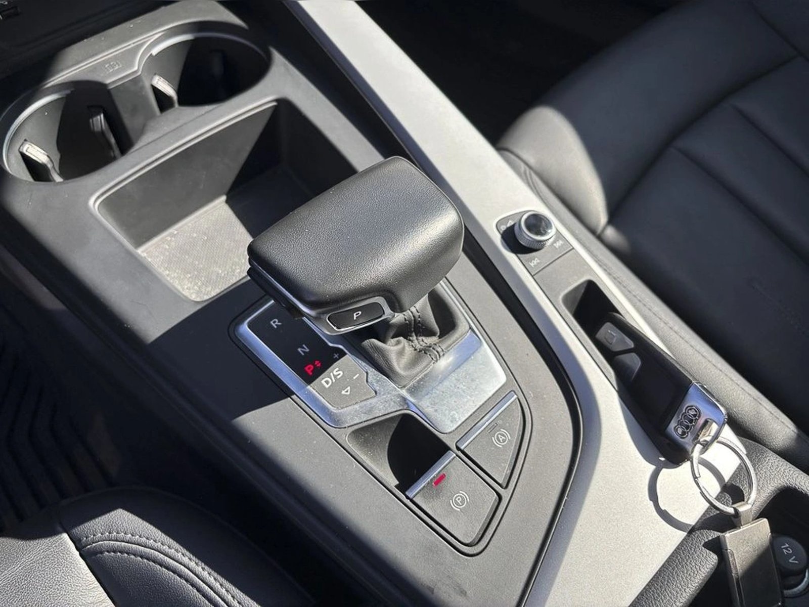AUDI A4 2.0 TFSI 35 S-TRONIC 2024 - Imagen 10 de 17