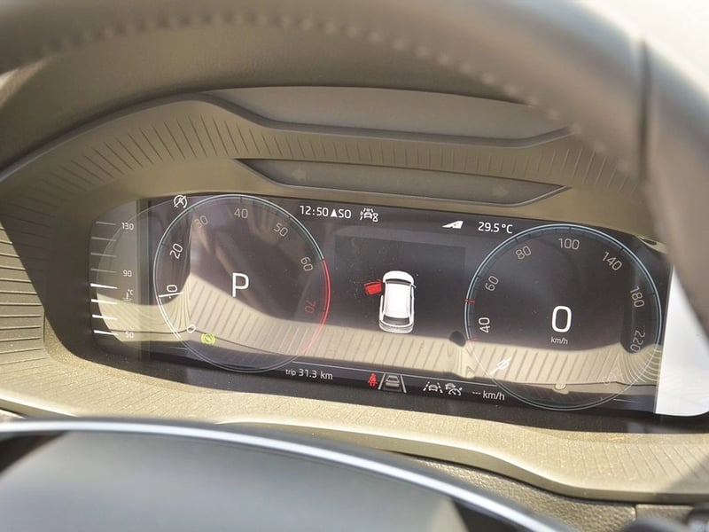 Skoda KAROQ 1.5 TSI AUTO DESIGN 2026 - Imagen 15 de 20