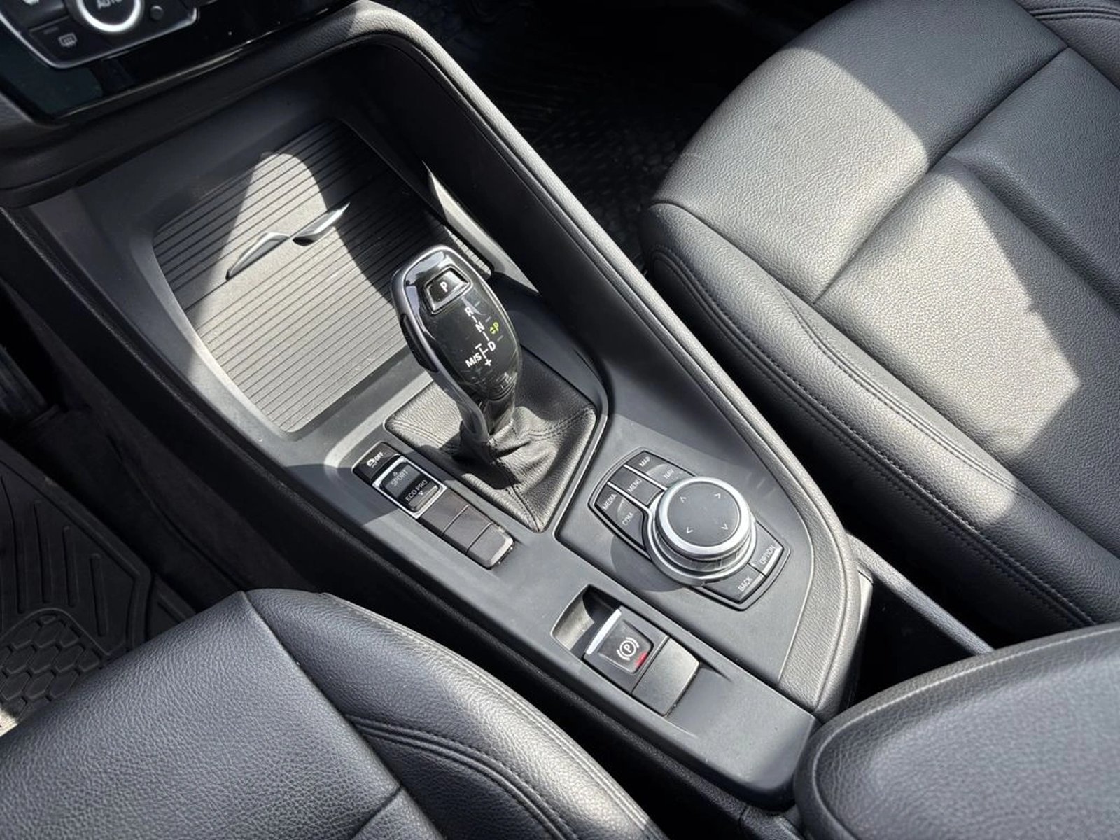 BMW X1 SDRIVE 18I LCI 1.5 AUT 2022 - Imagen 12 de 20