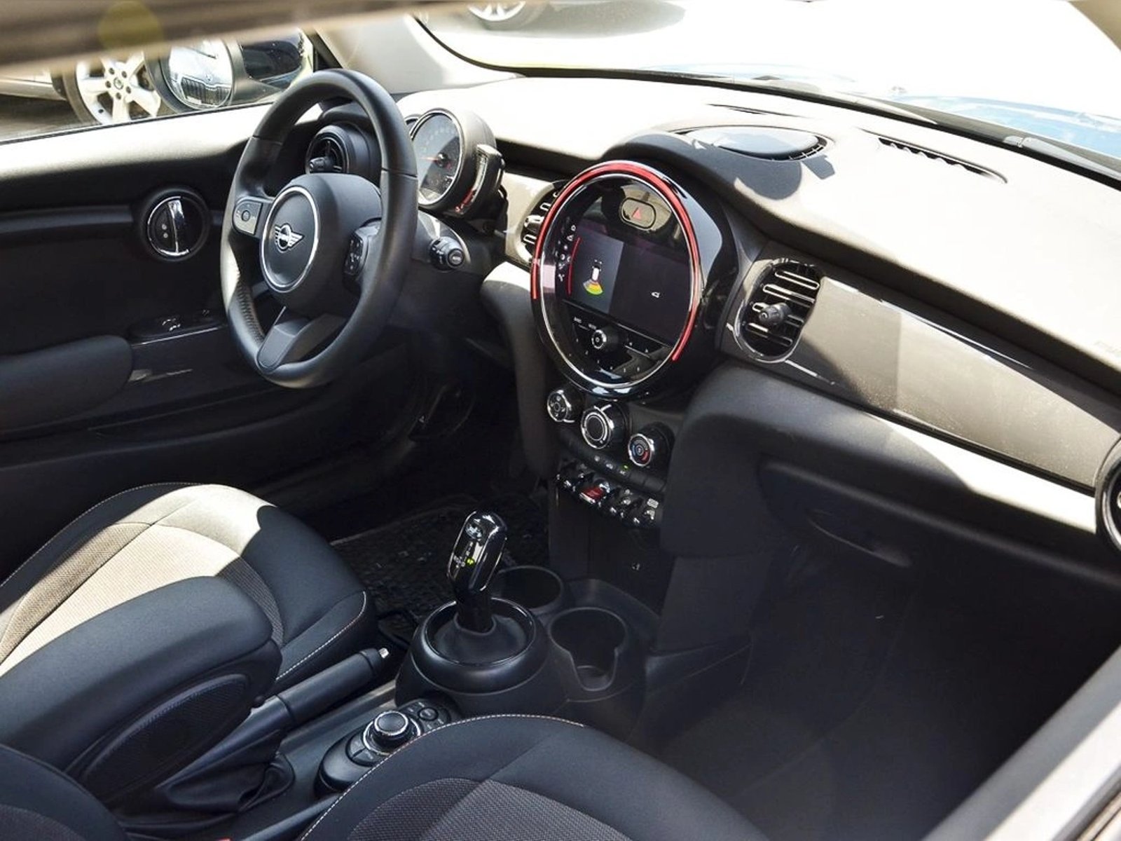 MINI COOPER 1.5 AUTO ESSENTIAL 2024 - Imagen 17 de 17