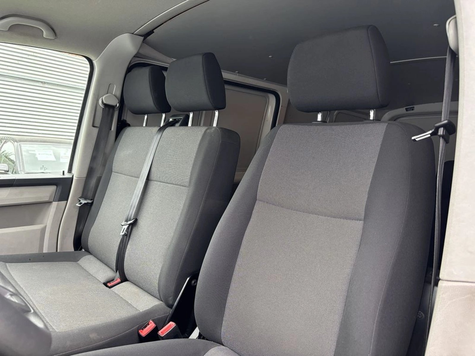 Volkswagen TRANSPORTER 2.0 T6 DIESEL 4X2 FURGON TECHO BAJO AC 2018 - Foto 4 de 20