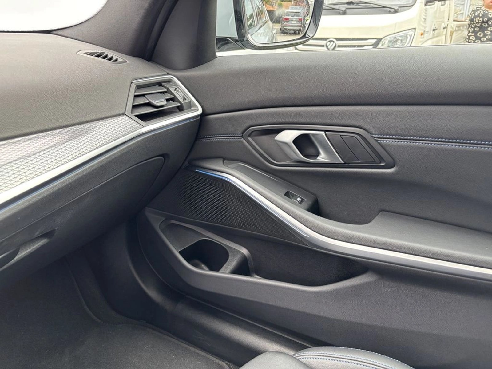 BMW 320 2.0 AT M SPORT 2024 - Imagen 20 de 20