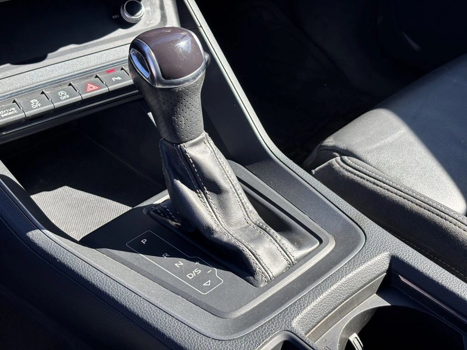 Audi Q3 2.0 40 TFSI STRONIC SPORT QUATTRO 2022 - Imagen 13 de 20