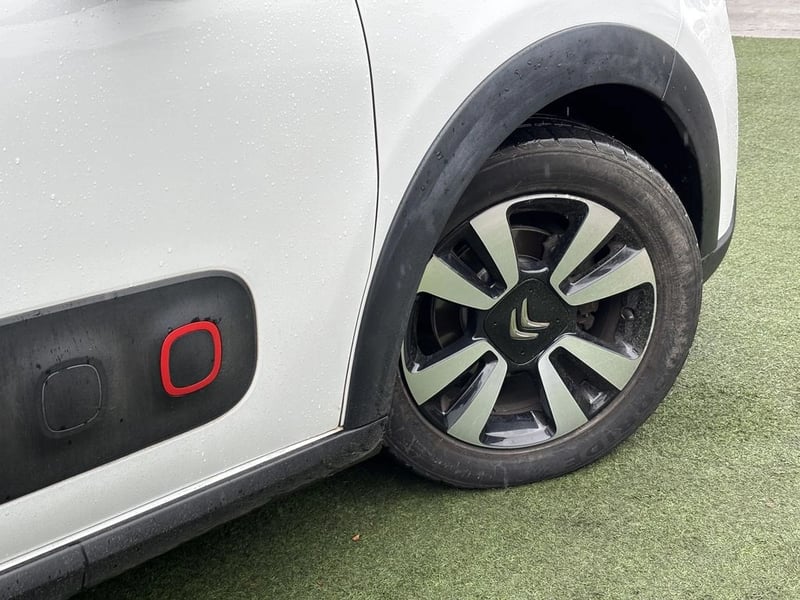 Citroën C3 1.6 BLUEHDI DIESEL SHINE 4X2 HB 100 S&S BVM MT 5P 2018 - Imagen 18 de 20