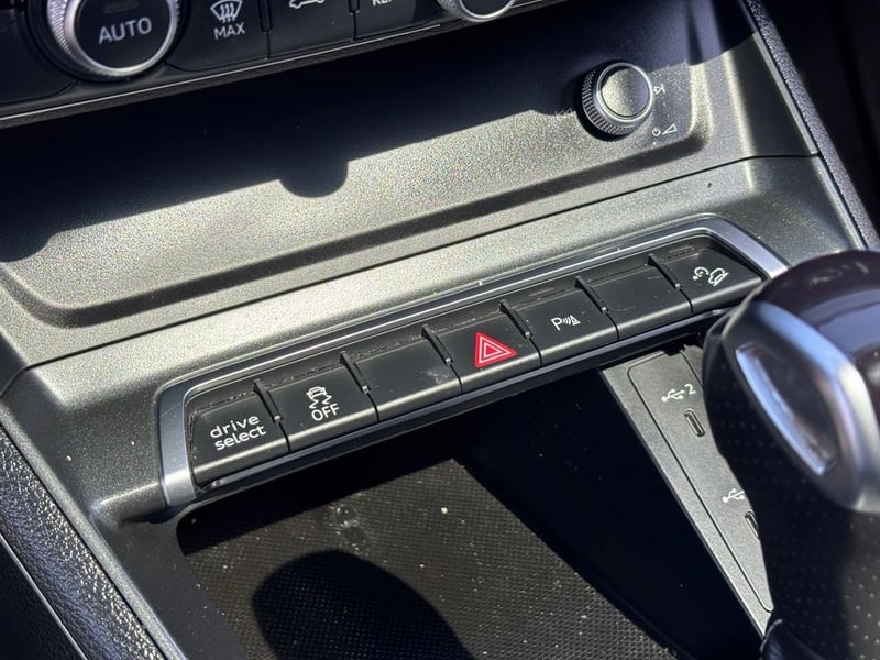 Audi Q3 Sportback 1.4T 35 TFSI S-LINE AUTO SPORT 2022 - Imagen 15 de 20