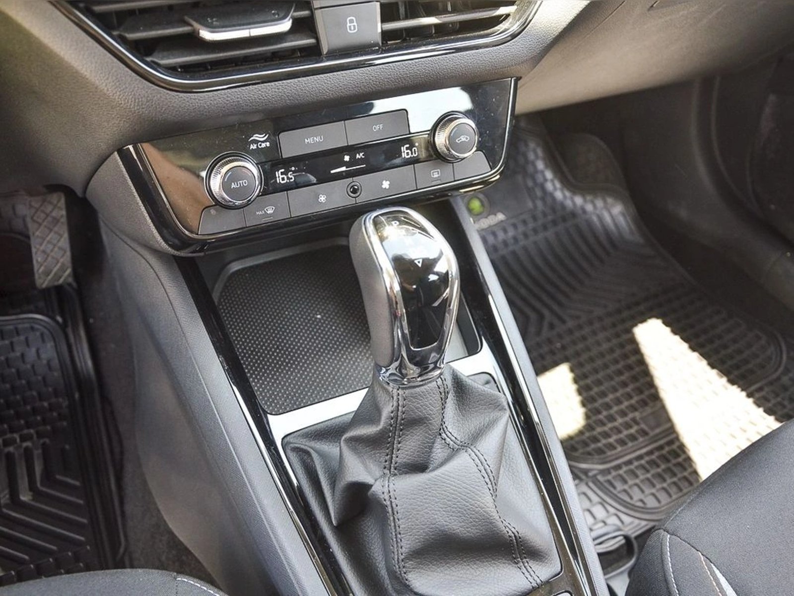 SKODA SCALA 1.5 TSI SELECTION  DSG AUTO 2025 - Imagen 14 de 19