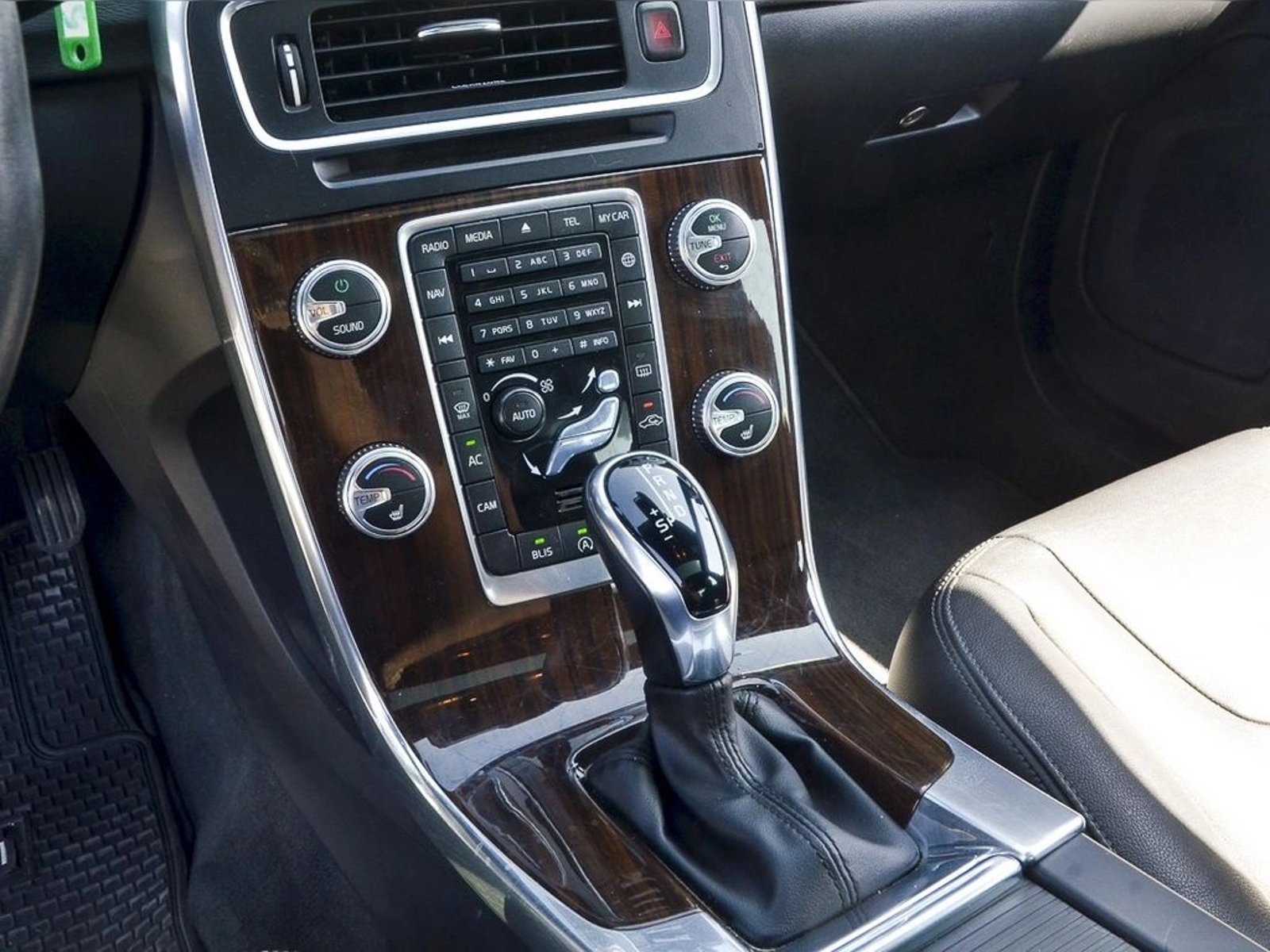VOLVO S60 CROSS COUNTRY 2.4 D4 AUTO LIMITED 4WD 2019 - Imagen 10 de 14