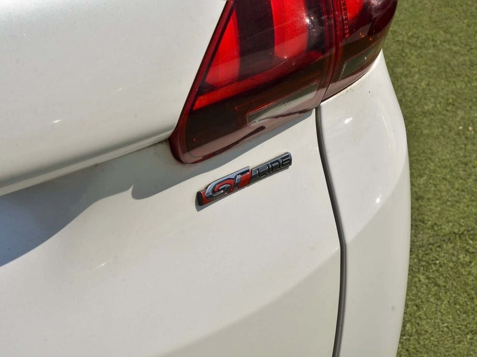 PEUGEOT 2008 1.2 PURETECH 110 HP AUTO GT-LINE 2019 - Imagen 8 de 20