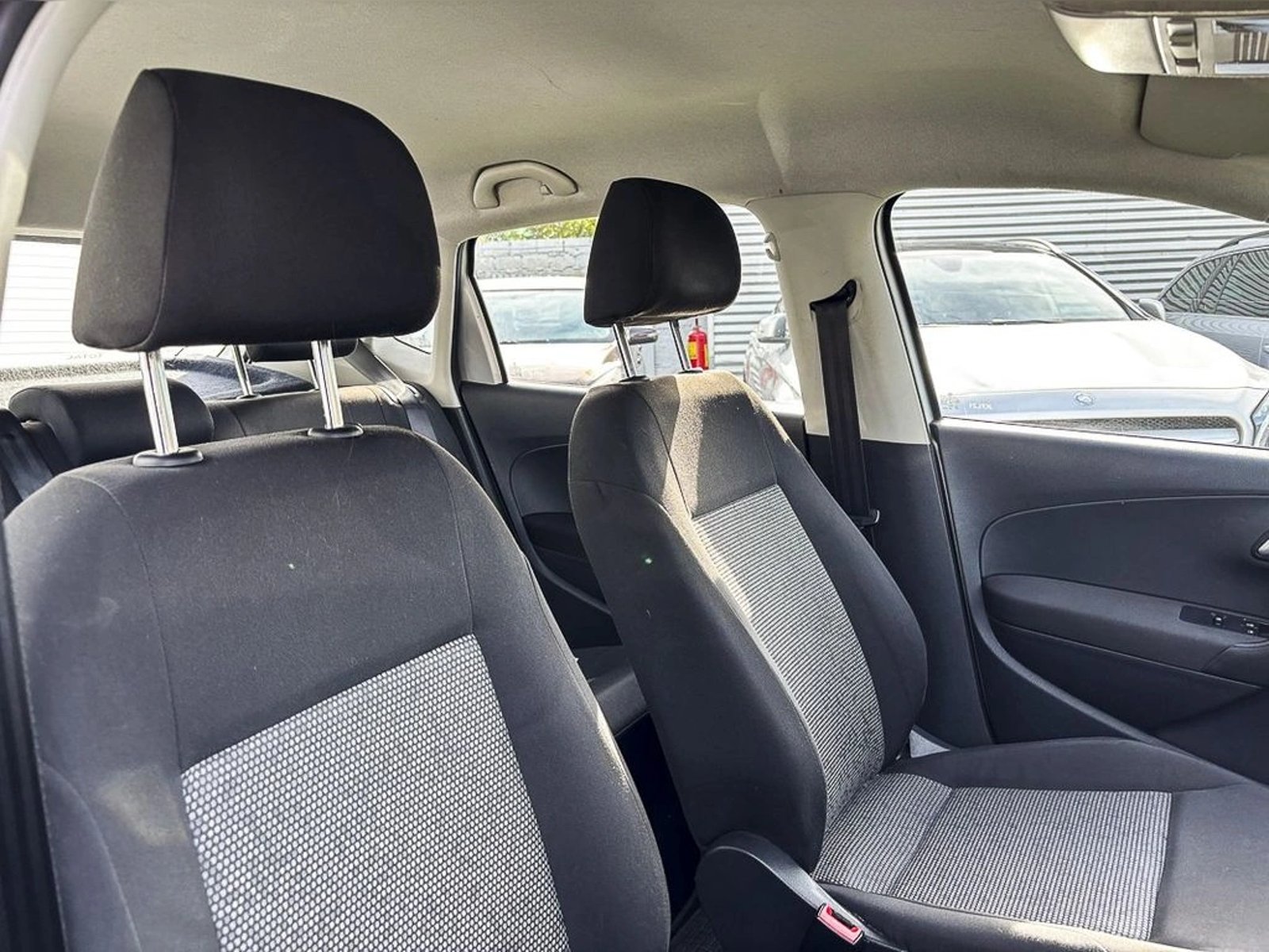 VOLKSWAGEN POLO 1.6 AUTO TRENDLINE 2017 - Imagen 19 de 19