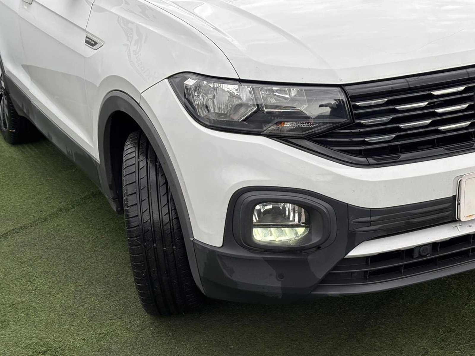 Volkswagen T-CROSS 1.0 TSI COMFORTLINE MT5 5P 2022 - Imagen 18 de 20