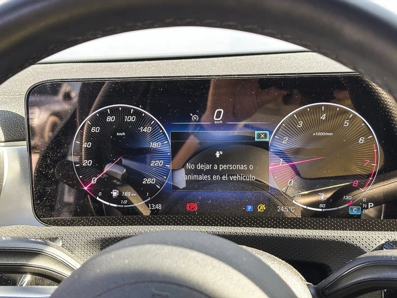 Mercedes-Benz CLA 200 AMG LINE 2025 - Imagen 12 de 13