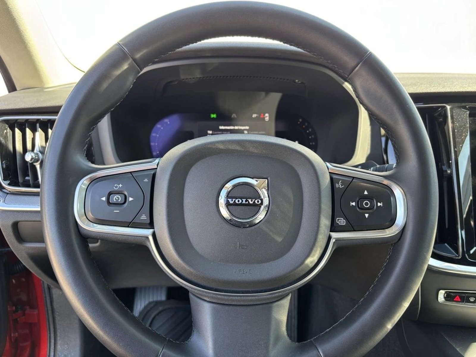 Volvo S60 2.0 B4 PLUS HYBRID FWD AT 4P 2023 - Imagen 17 de 20