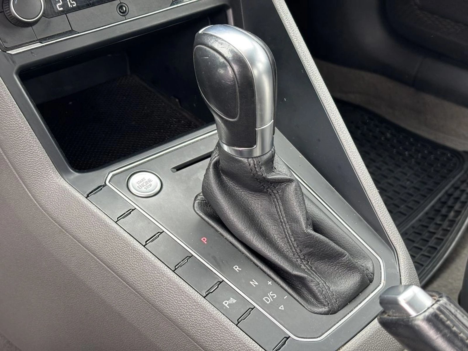 Volkswagen VIRTUS 1.6 MSI HIGHLINE 4X2 AT 4P 2019 - Imagen 16 de 20