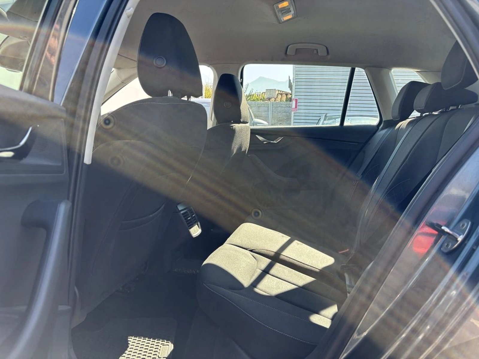 Skoda KAMIQ 1.5 TSI AMBITION AUTO 2021 - Imagen 8 de 18