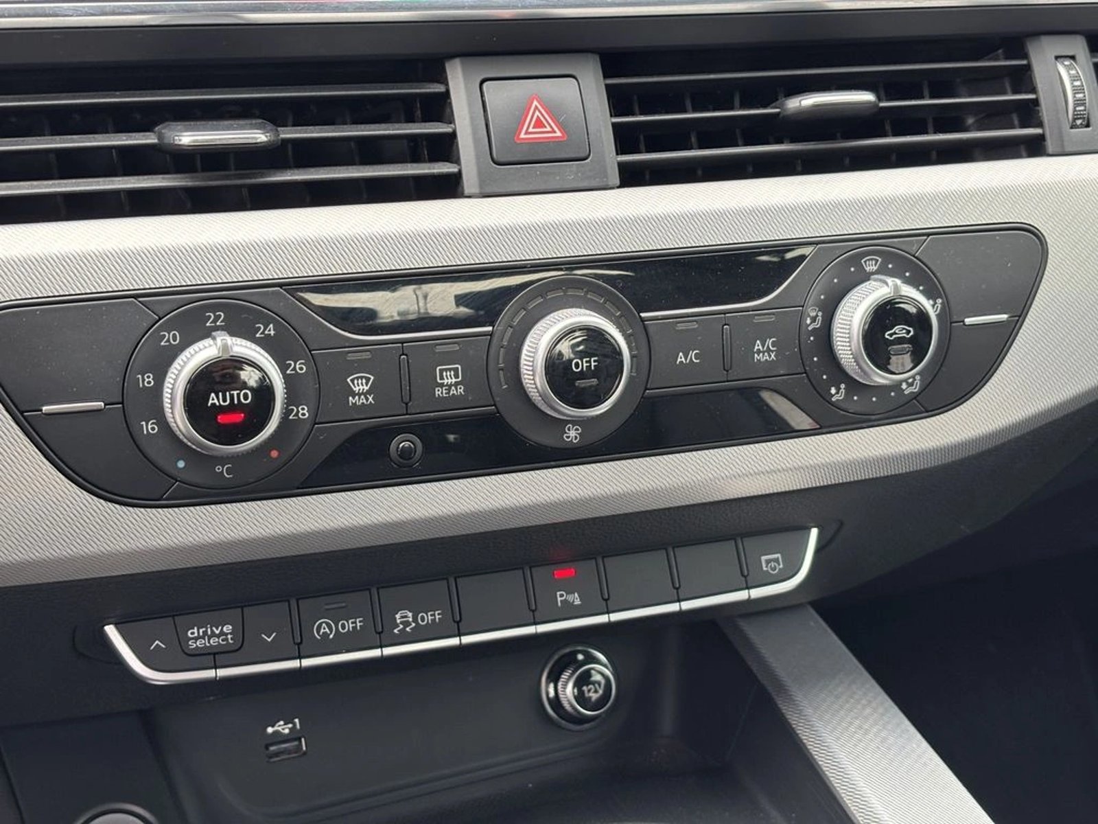 Audi A4 1.4 TFSI DESIGN 4X2 S-TRONIC AT 4P 2018 - Imagen 17 de 20
