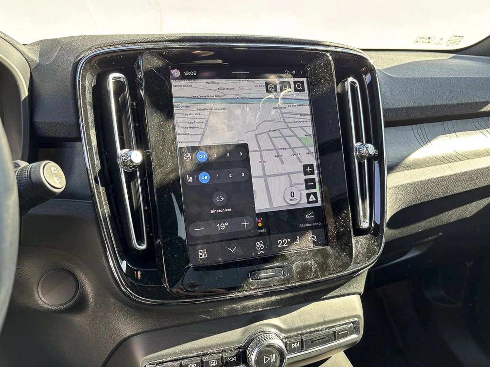VOLVO XC40 P6 RECHARGE 2024 - Imagen 7 de 19