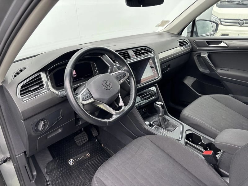 Volkswagen TIGUAN 1.4 TSI COMFORTLINE  4X2 7 ASIENTOS 2023 - Imagen 10 de 20