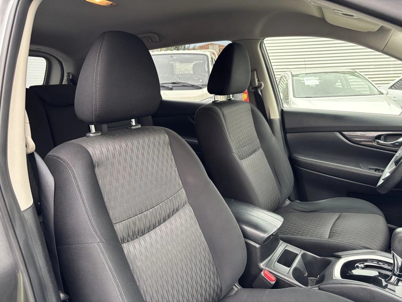 Nissan X-TRAIL 2.5 SENSE 4X2 CVT AUTO 7 PASAJEROS 2022 - Imagen 6 de 20