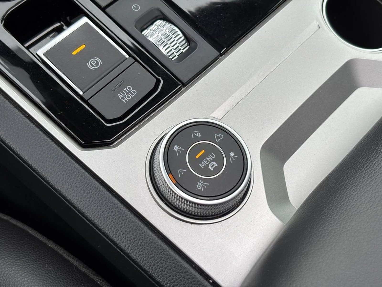 Volkswagen TOUAREG 3.0 V6 TDI DIESEL LIMITED 4WD AT 5P 2019 - Imagen 13 de 20