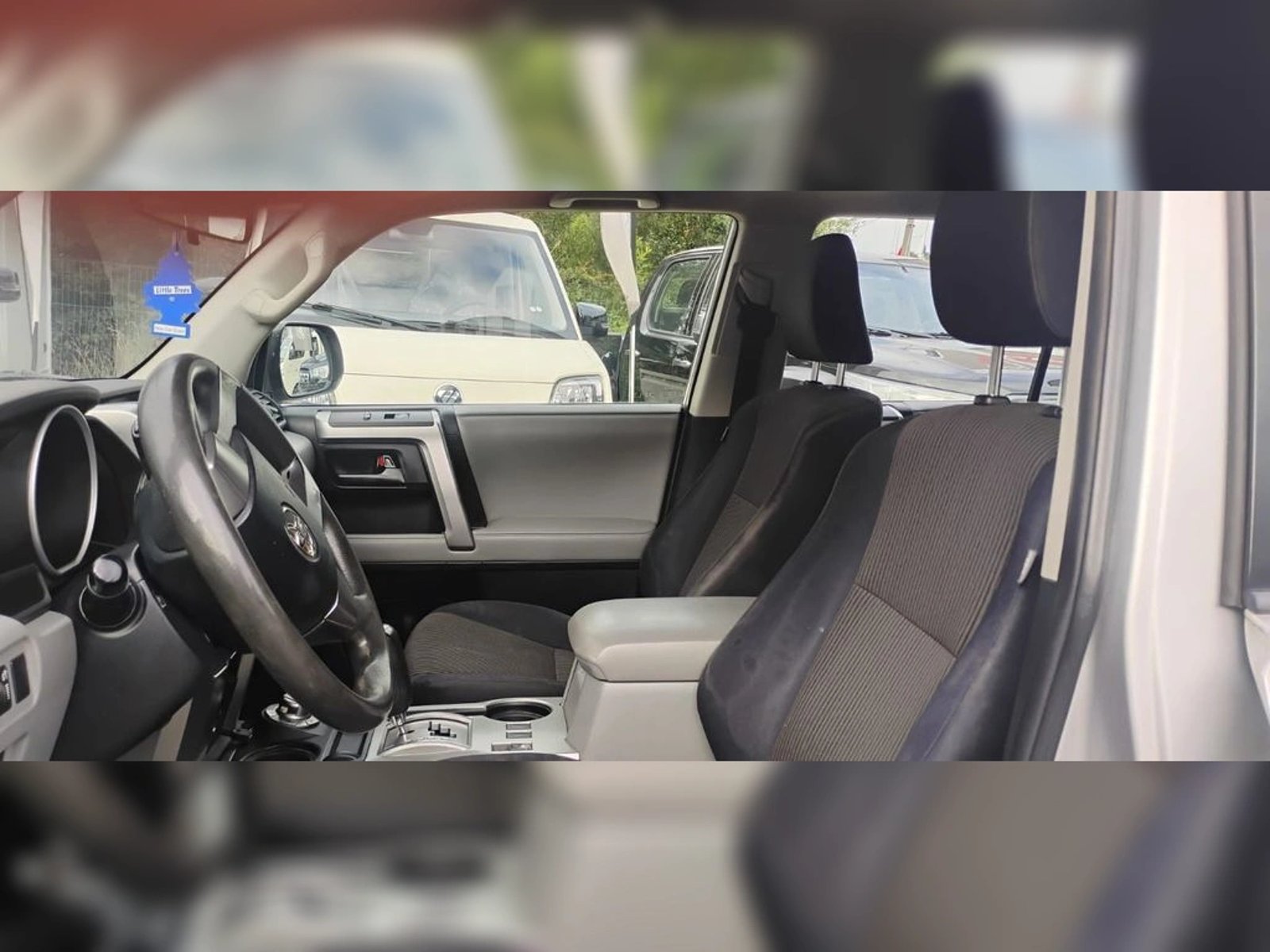 TOYOTA 4RUNNER SR5 4.0 AUT 2012 - Imagen 8 de 15