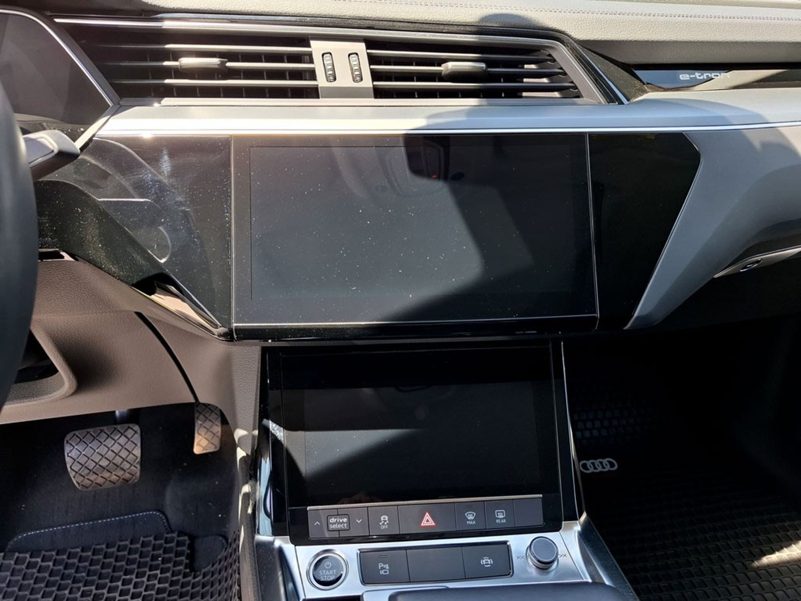 AUDI e-Tron Sportback BEV 95KWH 55 QUATTRO 2024 - Imagen 19 de 20