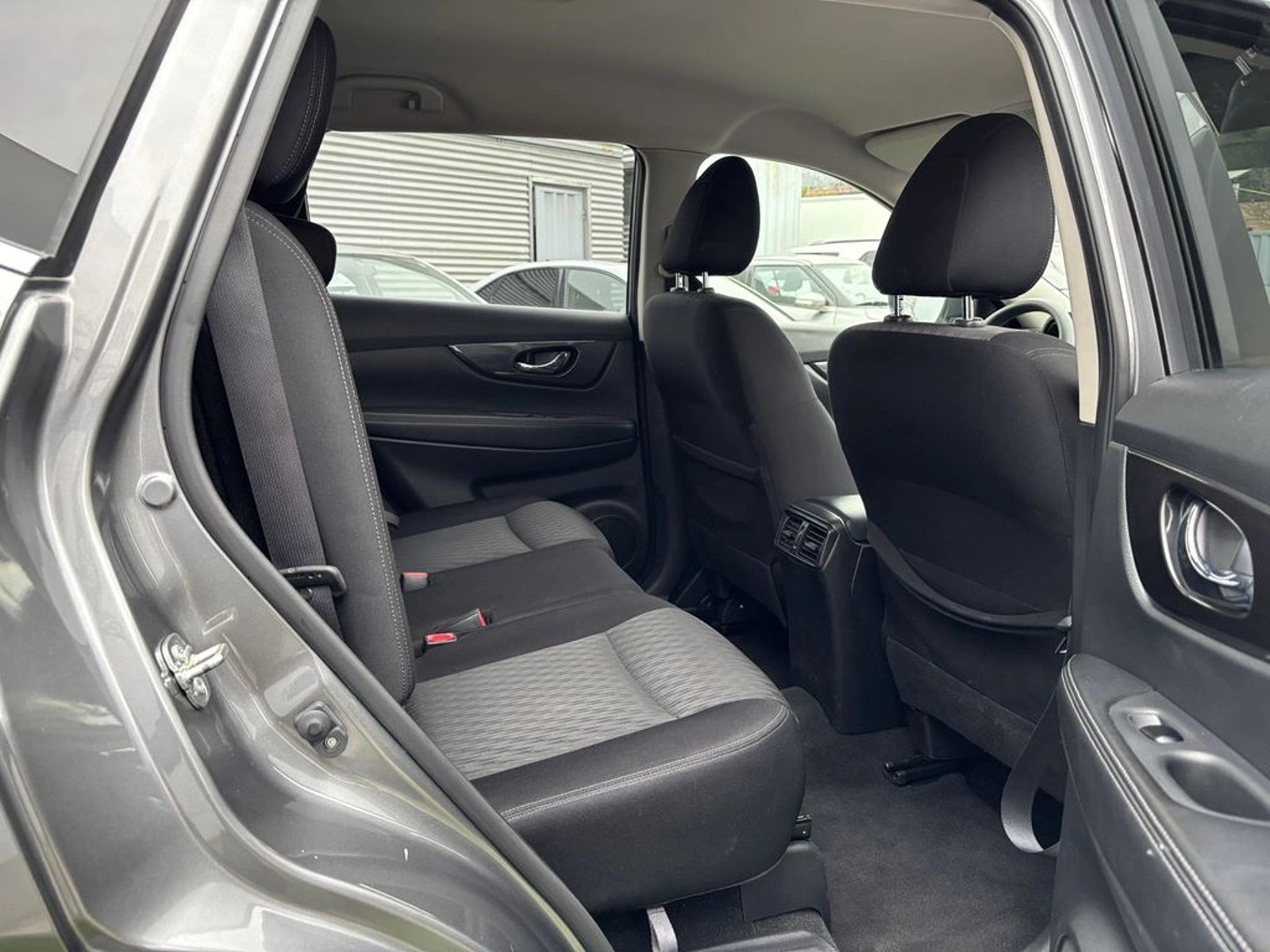 Nissan X-TRAIL 2.5 SENSE 4X2 CVT AUTO 7 PASAJEROS 2022 - Imagen 7 de 20