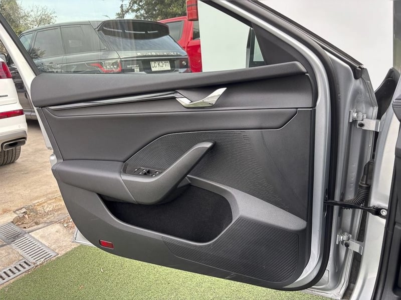 Skoda OCTAVIA 1.4 TSI AUTO AMBITION 2025 - Imagen 12 de 15
