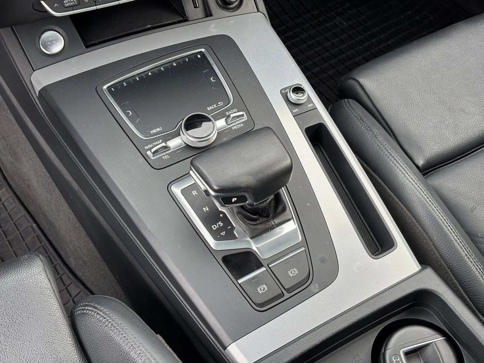Audi Q5 2.0 45 TFSI S-LINE SPORT QUATTRO AUTO 2019 - Imagen 18 de 20