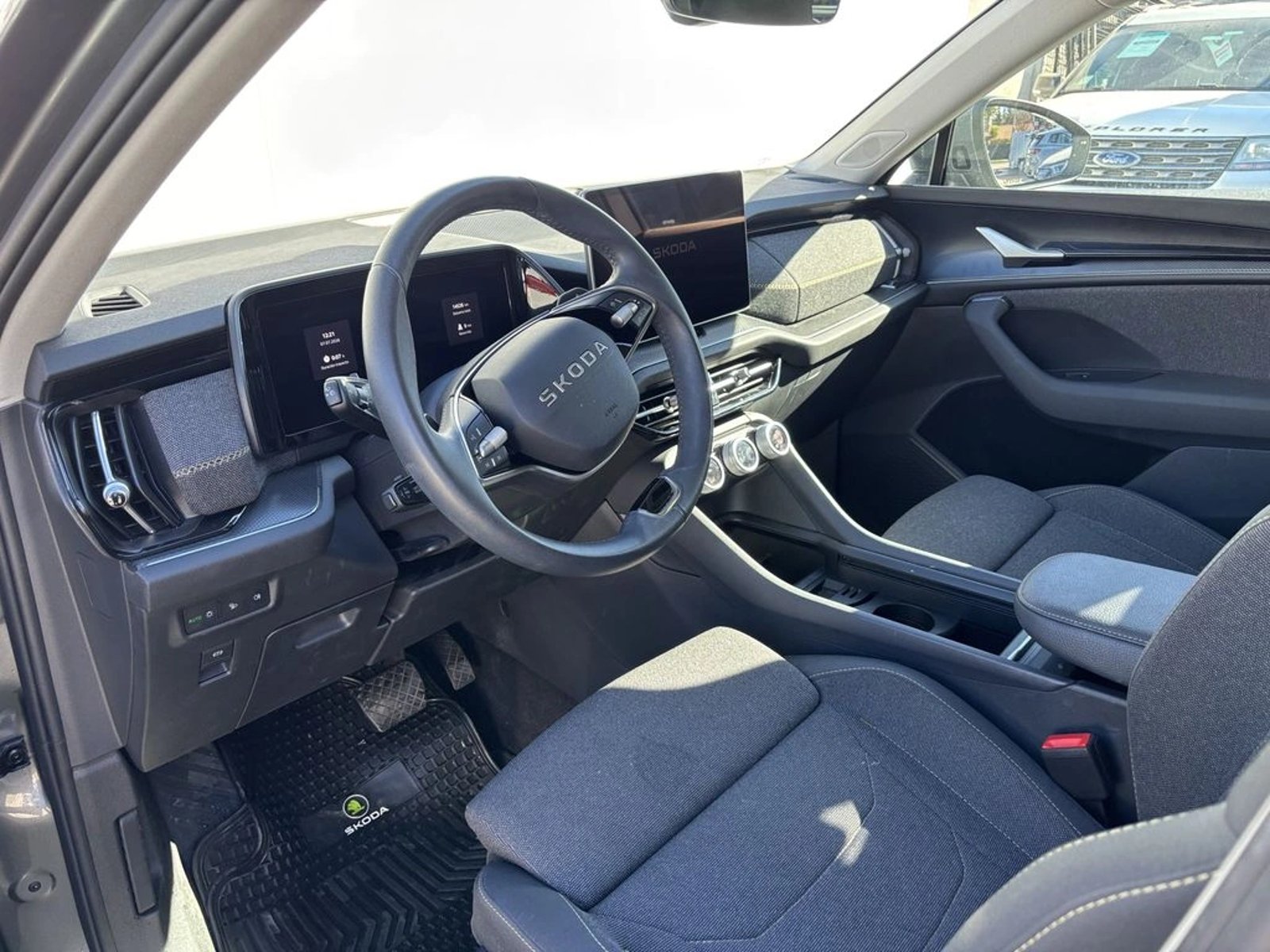 SKODA KODIAQ NEW 1.5 MHEV SELECTION AUTO 2025 - Imagen 8 de 13
