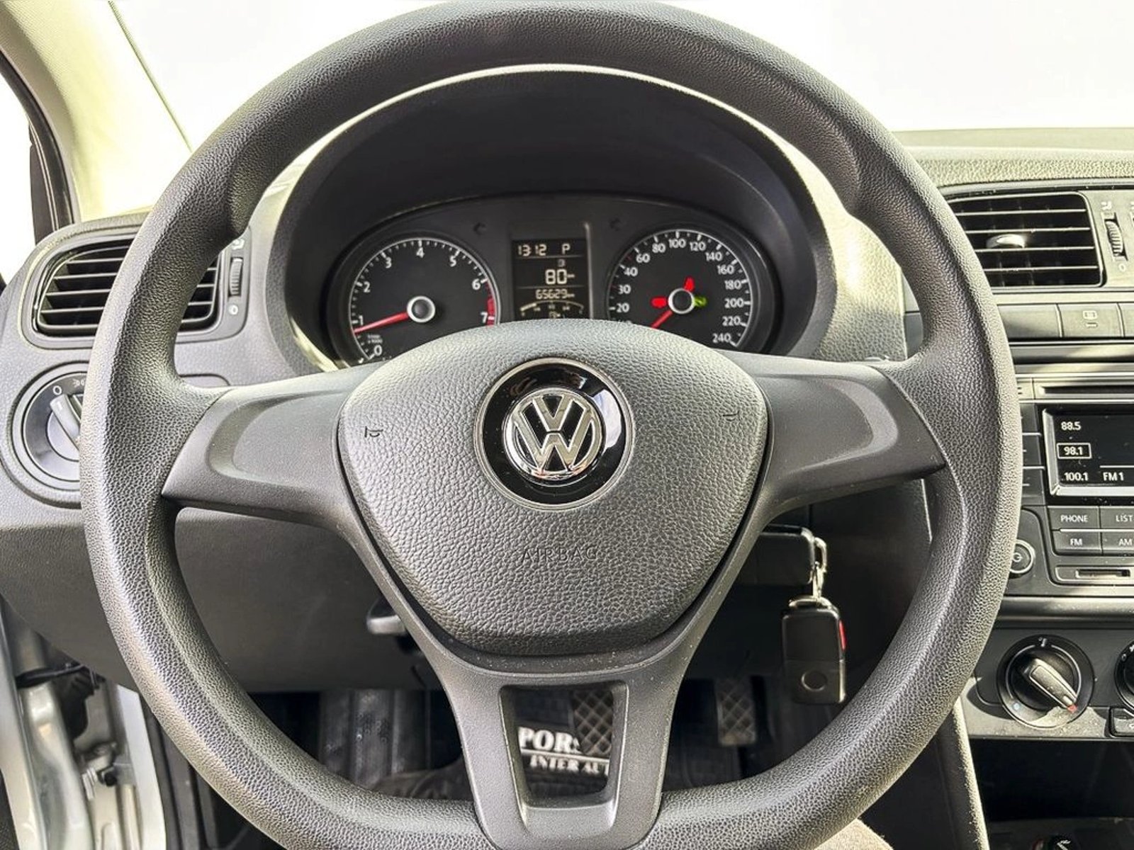 VOLKSWAGEN POLO 1.6 AUTO TRENDLINE 2017 - Imagen 14 de 19