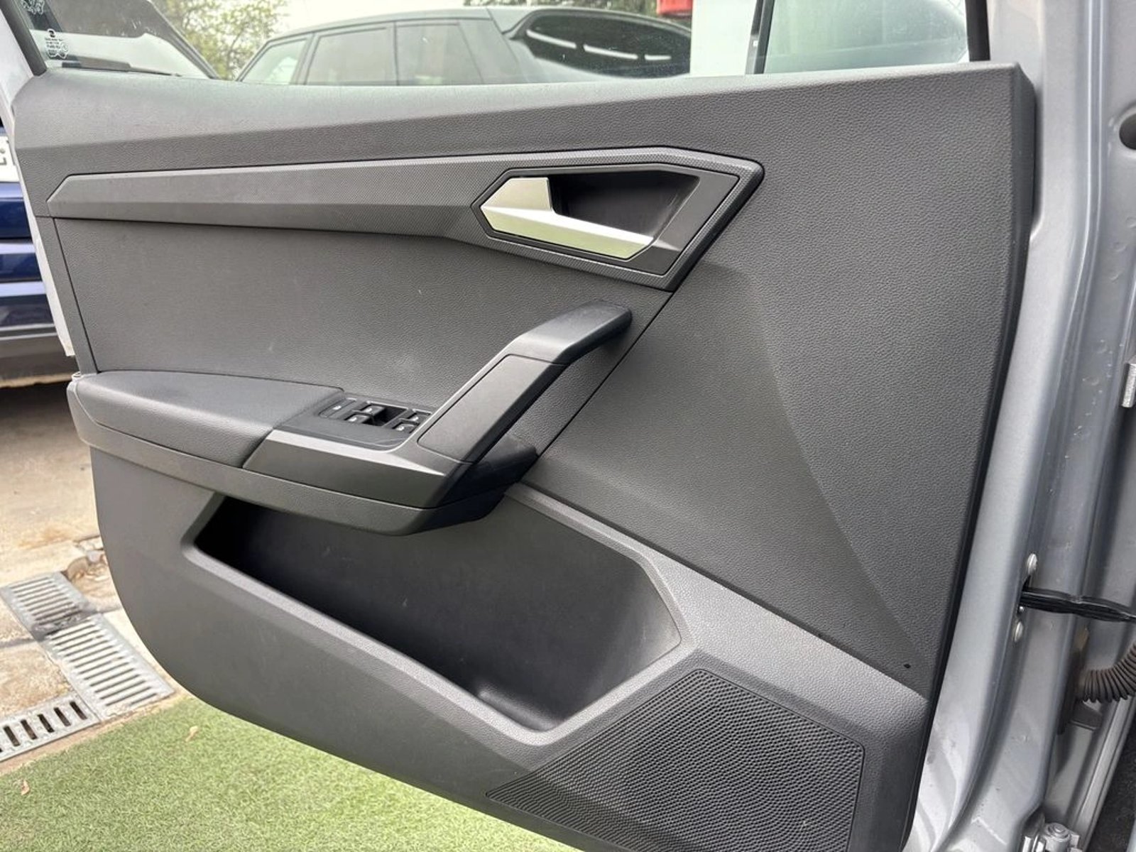 SEAT IBIZA 1.0 TSI STYLE 4X2 AT 5P 2023 - Imagen 19 de 20