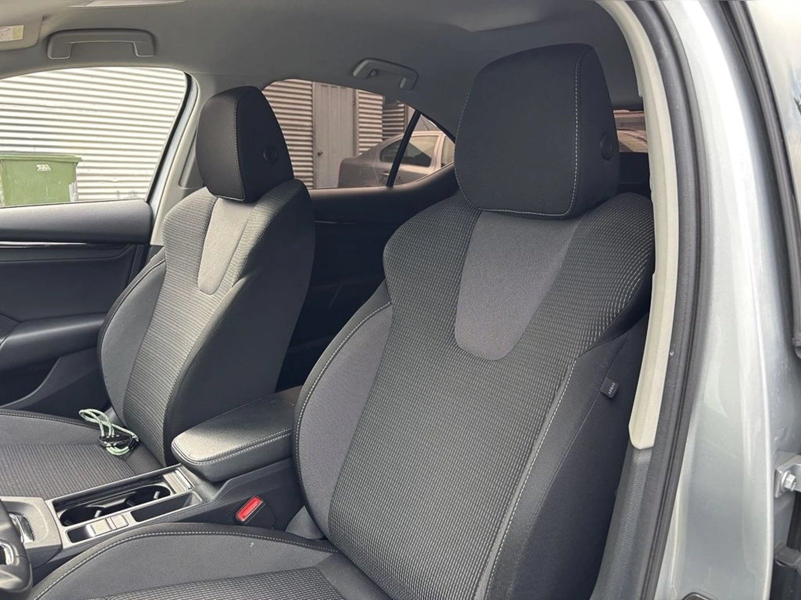 SKODA OCTAVIA 1.4 TSI AMBITION MT 2023 - Imagen 11 de 16