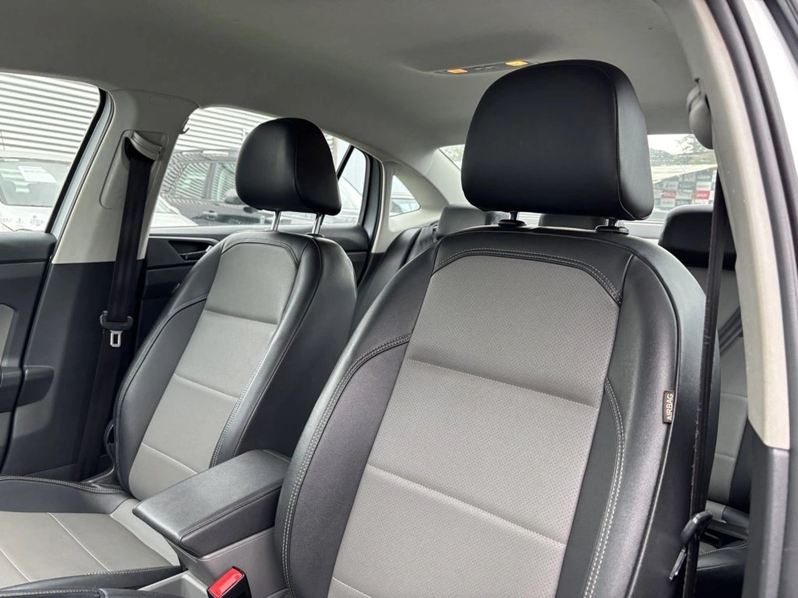 Volkswagen VIRTUS 1.6 MSI HIGHLINE 4X2 AT 4P 2019 - Imagen 13 de 20