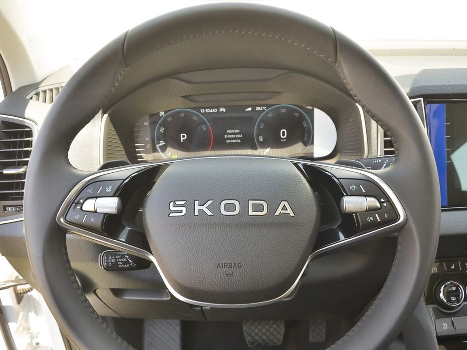 SKODA KAROQ 1.5 TSI AUTO DESIGN 2026 - Imagen 16 de 20