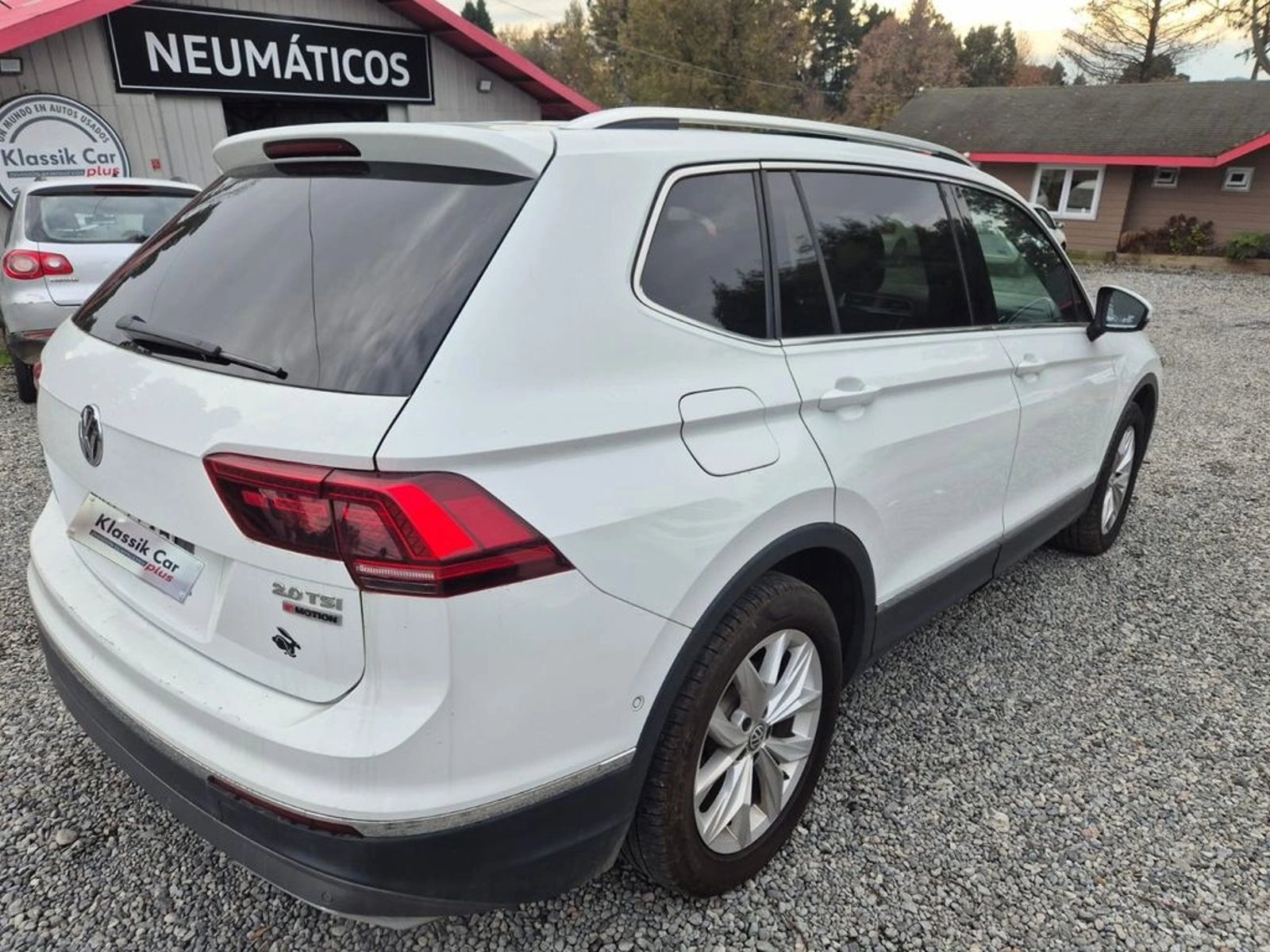 VOLKSWAGEN TIGUAN TIGUAN TSI 2.0 AUT 2018 - Imagen 4 de 10