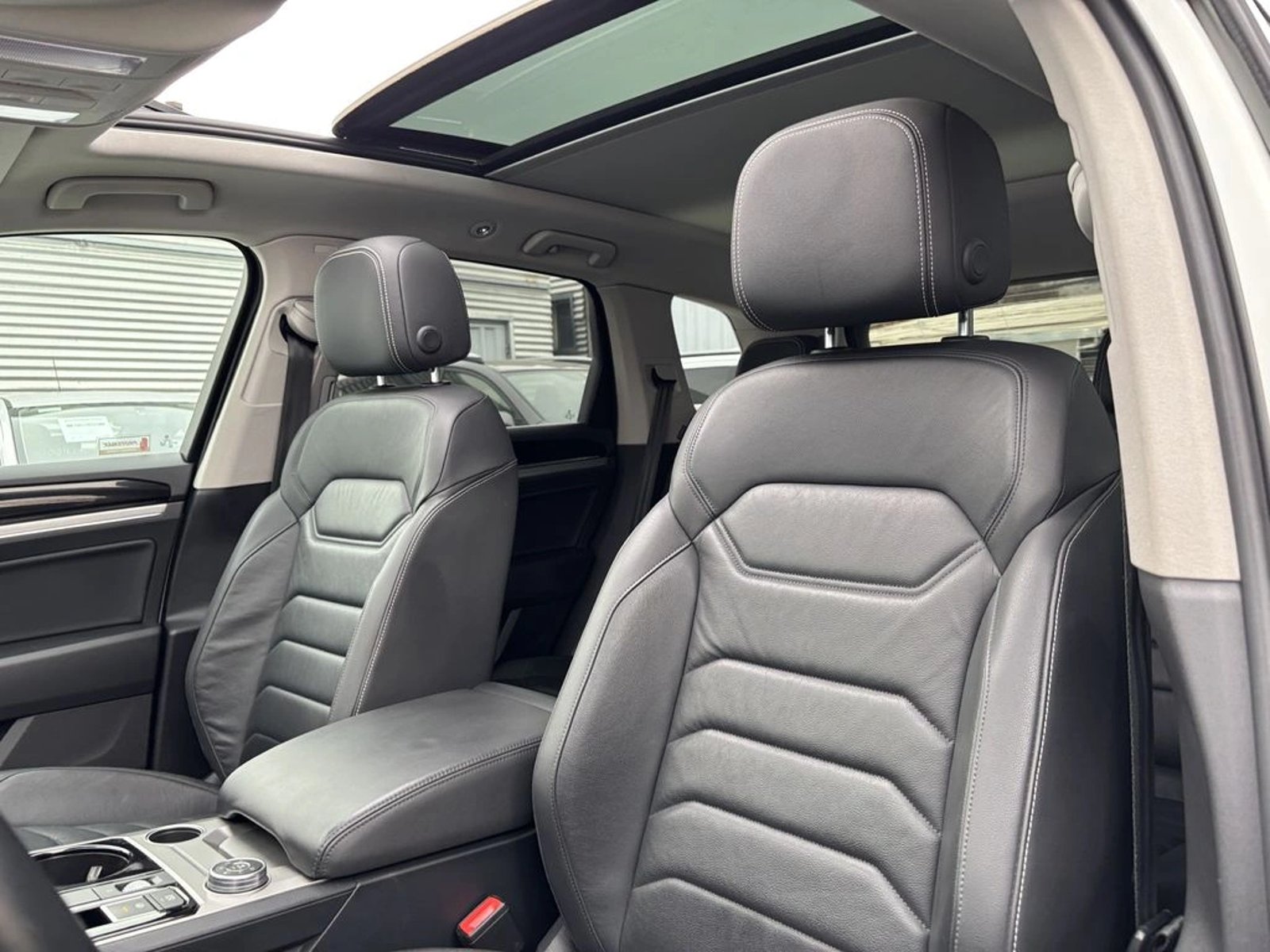 Volkswagen TOUAREG 3.0 V6 TDI DIESEL LIMITED 4WD AT 5P 2019 - Imagen 10 de 20