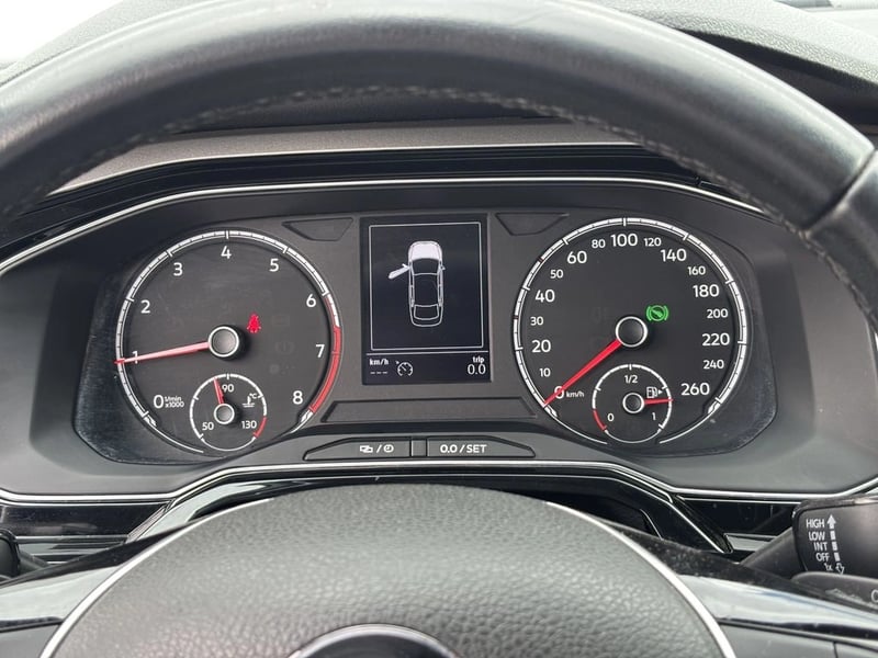 Volkswagen VIRTUS 1.6 MSI HIGHLINE 4X2 AT 4P 2019 - Imagen 16 de 20
