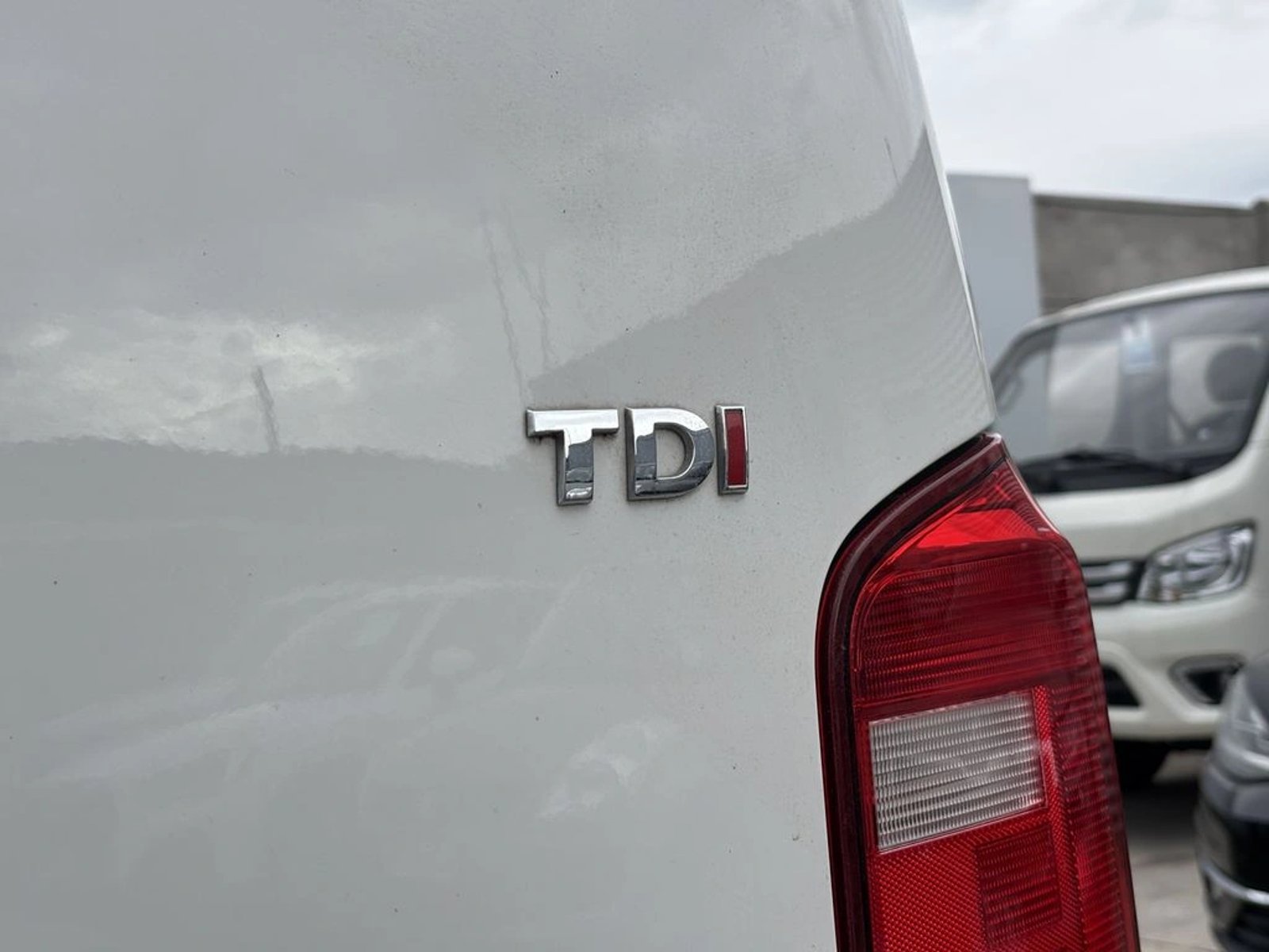 Volkswagen TRANSPORTER 2.0 T6 DIESEL 4X2 FURGON TECHO BAJO AC 2018 - Imagen 18 de 20