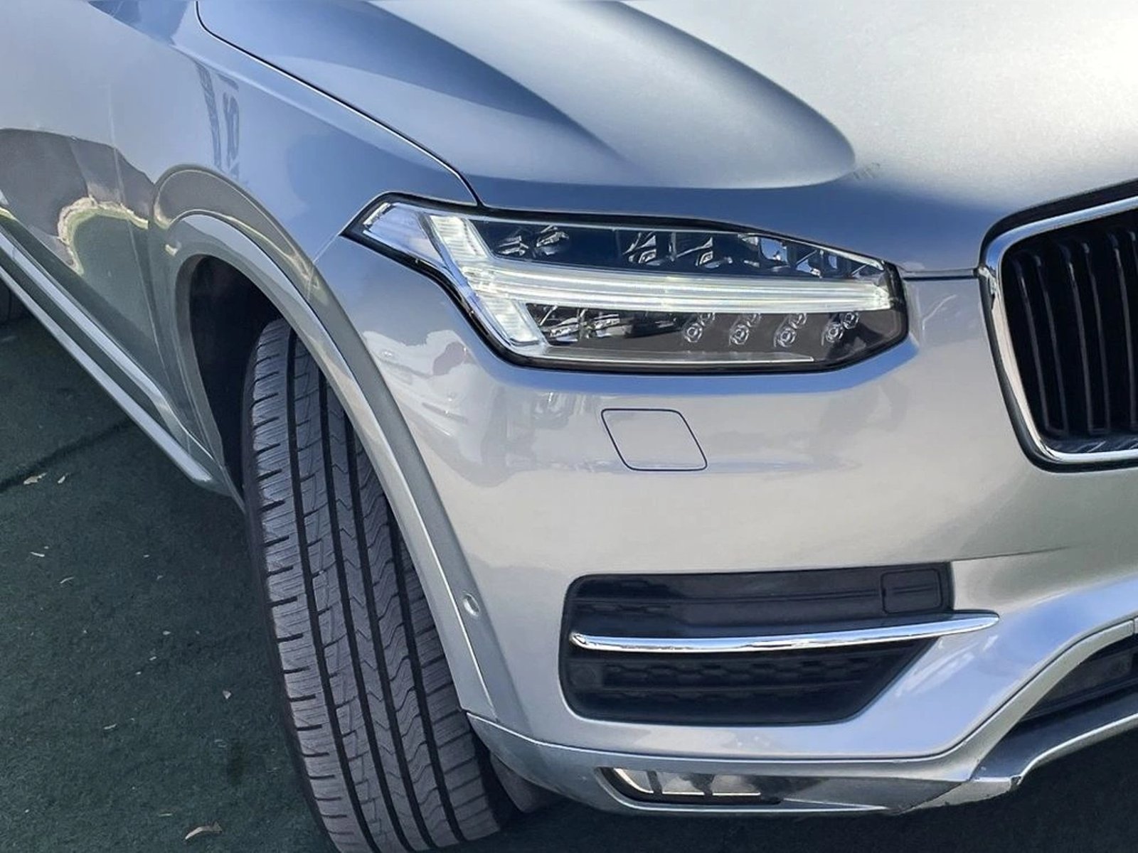 Volvo XC90 2.0 D5 KINETIC DIESEL 4X4  AUTO 2019 - Imagen 3 de 16