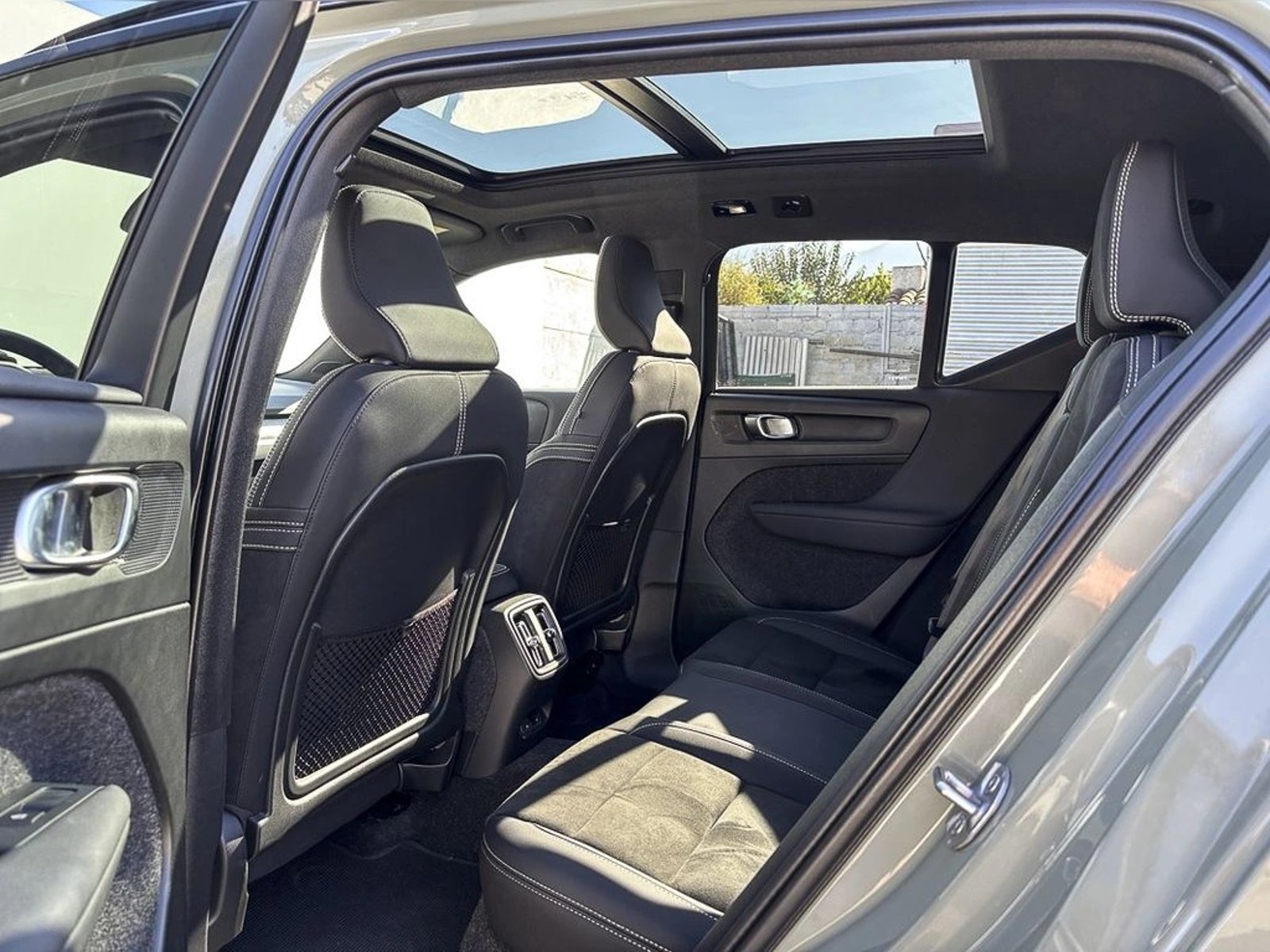 Volvo XC40 P6 RECHARGE 2024 - Foto 5 de 19