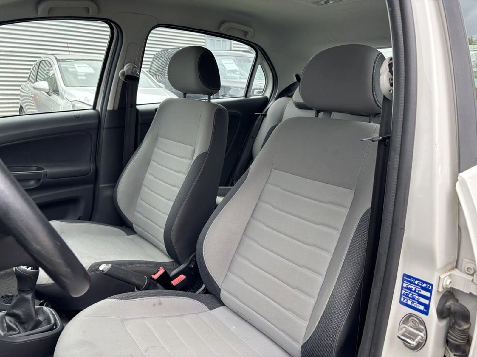 Volkswagen GOL 1.6 HIGHLINE HB MT 5P 2022 - Imagen 11 de 20
