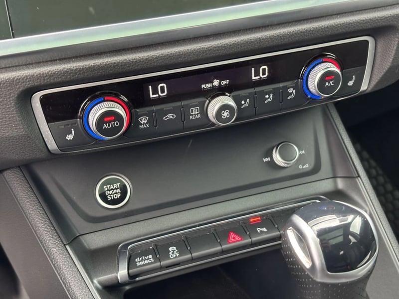 Audi Q3 1.4 35 TFSI STRONIC S-LINE AUTO SPORT 2025 - Imagen 15 de 20