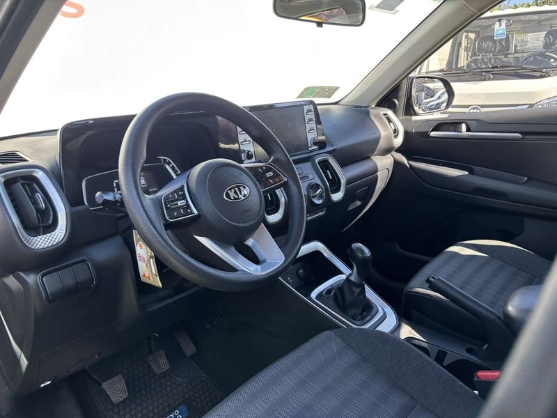 Kia SONET 1.5 EX 4X2 6MT 5P. 2021 - Imagen 8 de 20