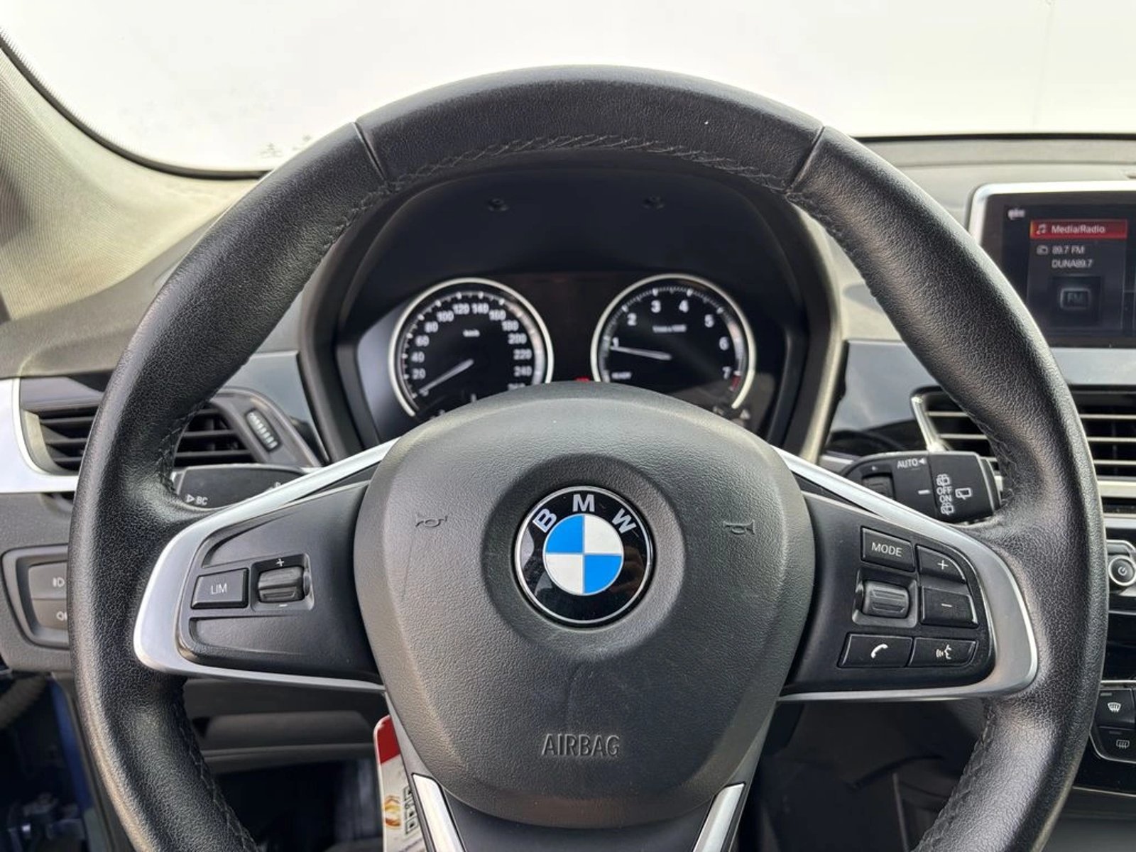 BMW X1 SDRIVE 18I LCI 1.5 AUT 2022 - Imagen 17 de 20