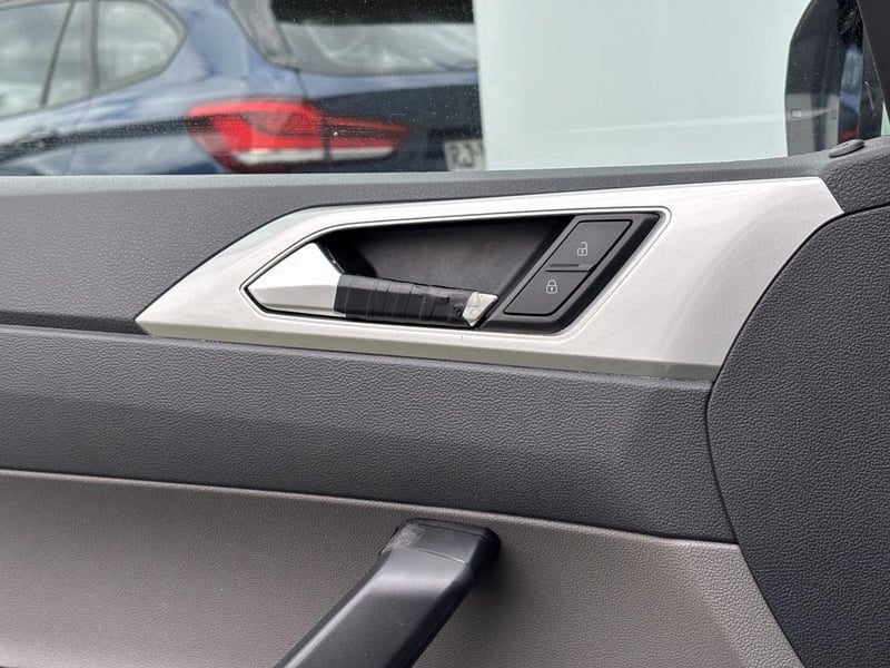 Volkswagen VIRTUS 1.6 MSI HIGHLINE 4X2 AT 4P 2019 - Imagen 19 de 20
