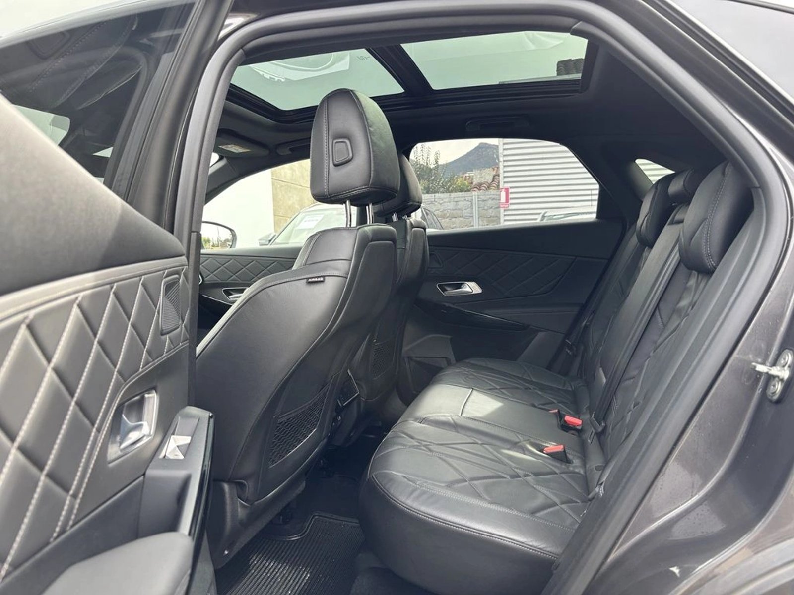 DS Automobiles DS7 CROSSBACK 1.6 THP EAT8 2024 - Imagen 13 de 20